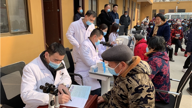 為民服務(wù)暖人心，送醫(yī)下鄉(xiāng)助健康